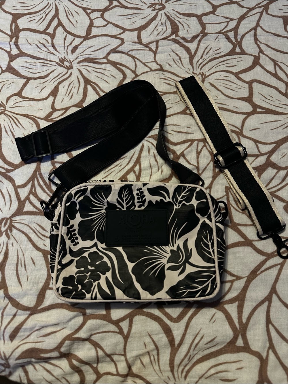 Aloha Collection LUCKY 11 LIMITED EDITION Heipua Le Tour Bag
